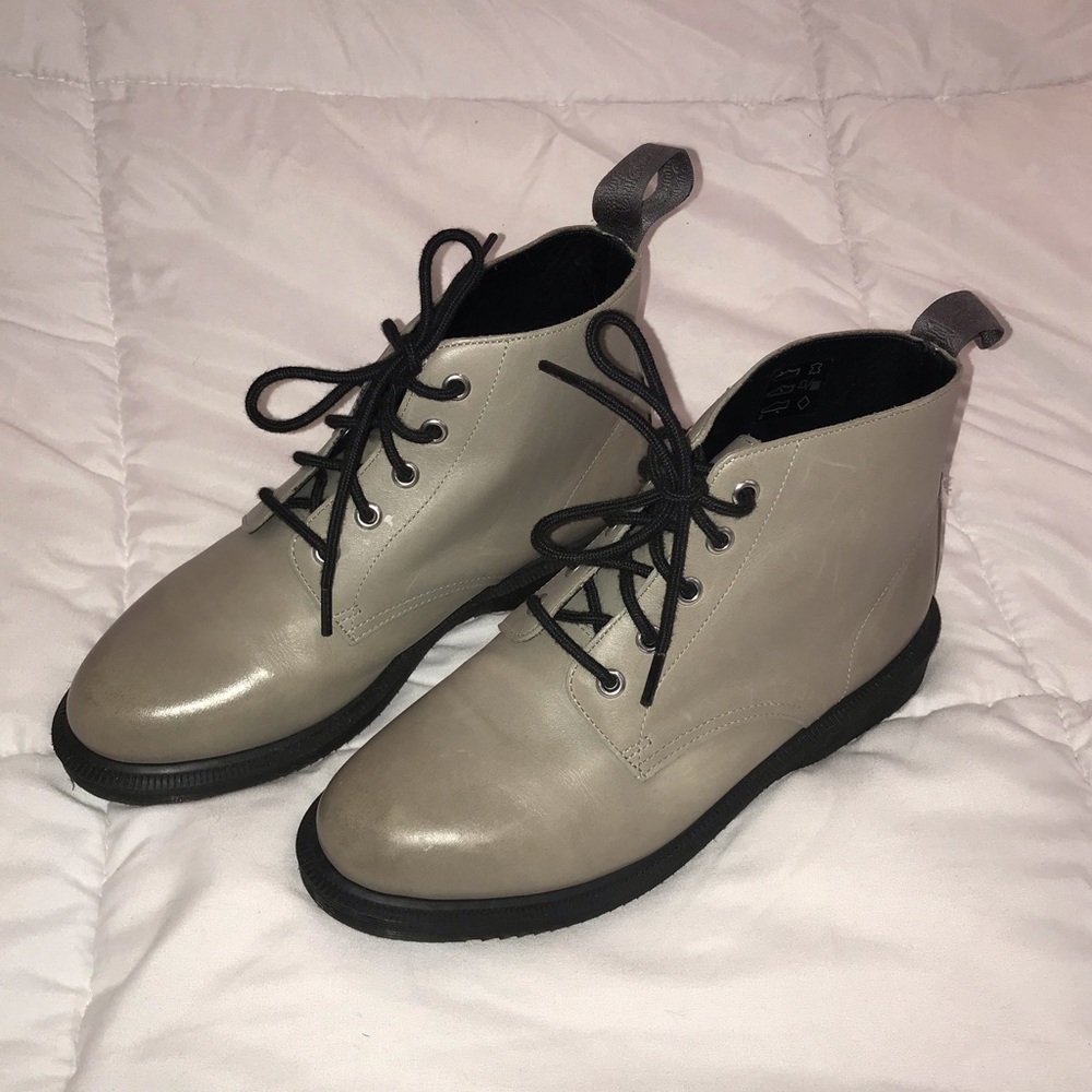 Dr. Martens Gray Emmeline Boot SOLD OUT COLOR✨EUC